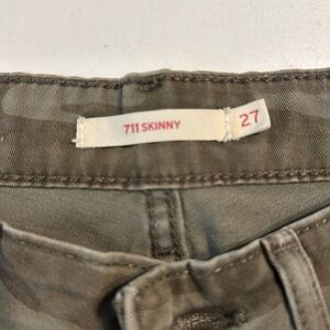 711 Levi’s skinny jean. Camo